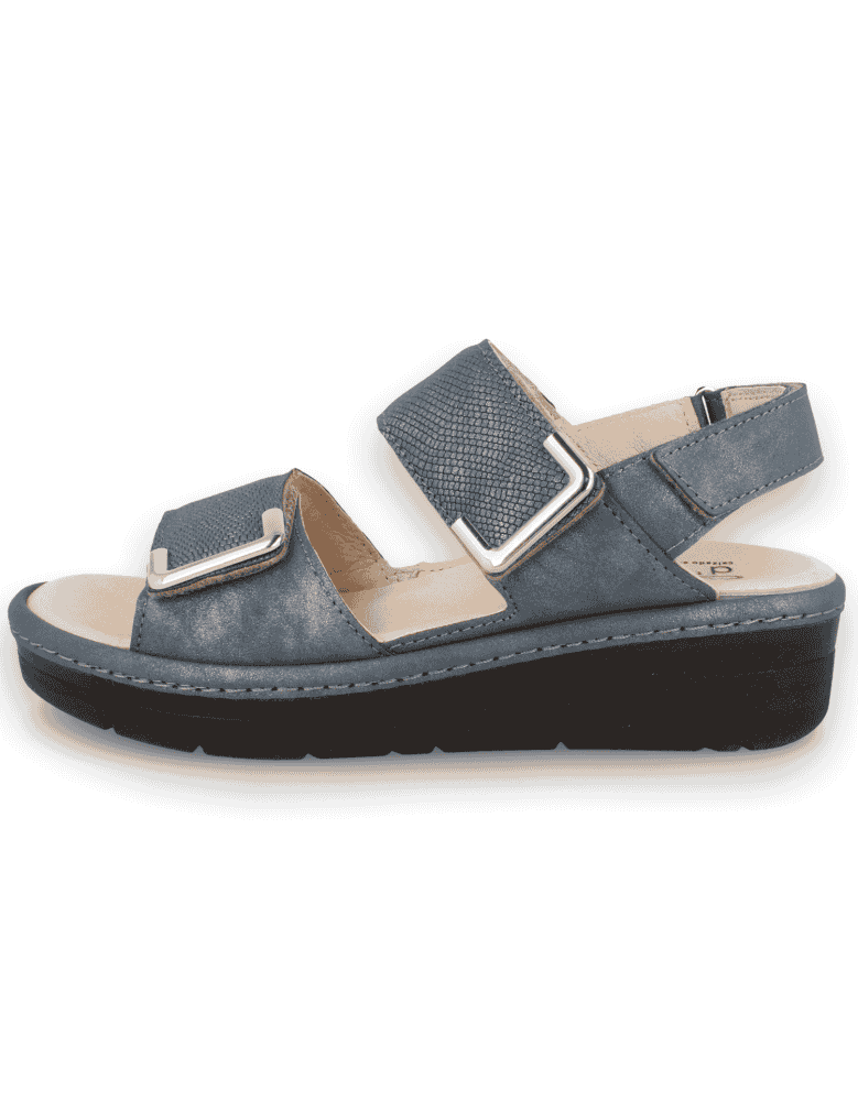 Comfortable sandal, with removable insole....