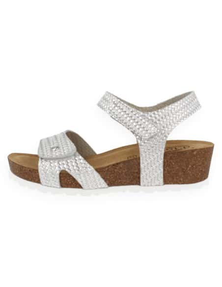 Model Nerja Silver D'Torres, Leather Anatomical Sandal With Cushioned Insole, Comfortable And Suitable For Delicate Feet.