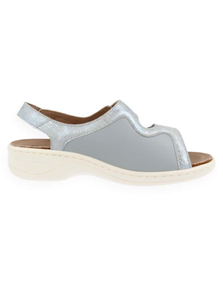 Wide and comfortable sandal, designed for feet...