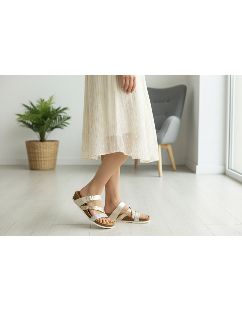 Cleo Platino | Sandalia de Microfibra con...
